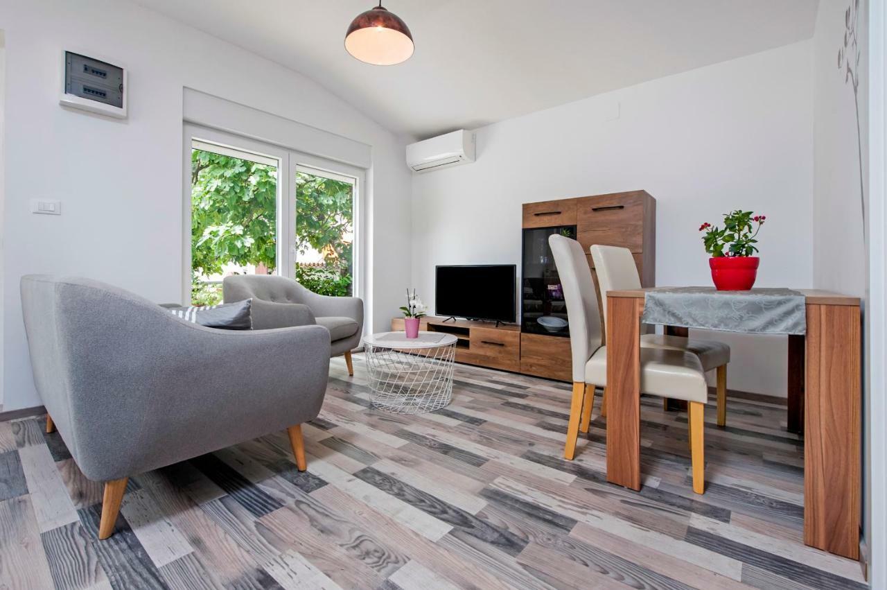 Paola Cozy Apartment Ρόβινι Εξωτερικό φωτογραφία