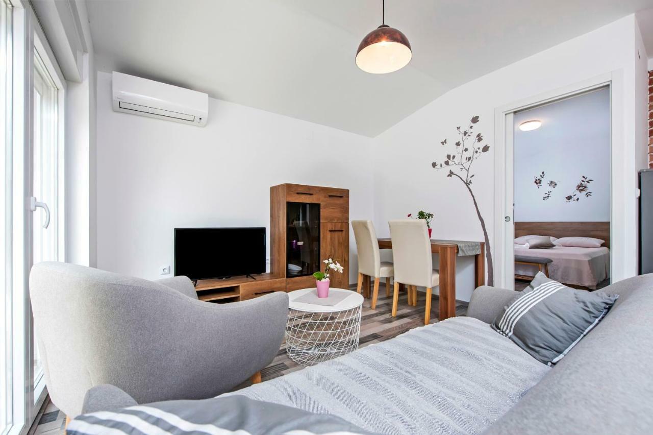 Paola Cozy Apartment Ρόβινι Εξωτερικό φωτογραφία